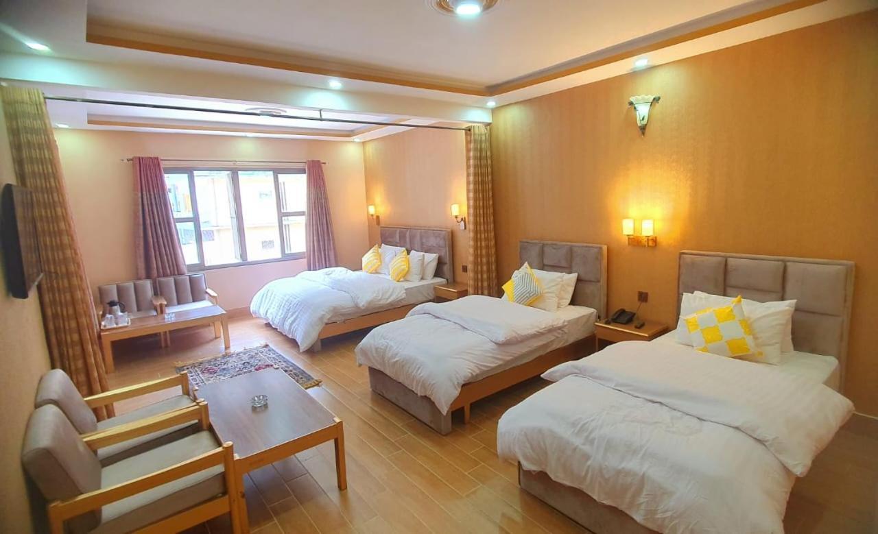 Royal Hotel นารัน ภายนอก รูปภาพ