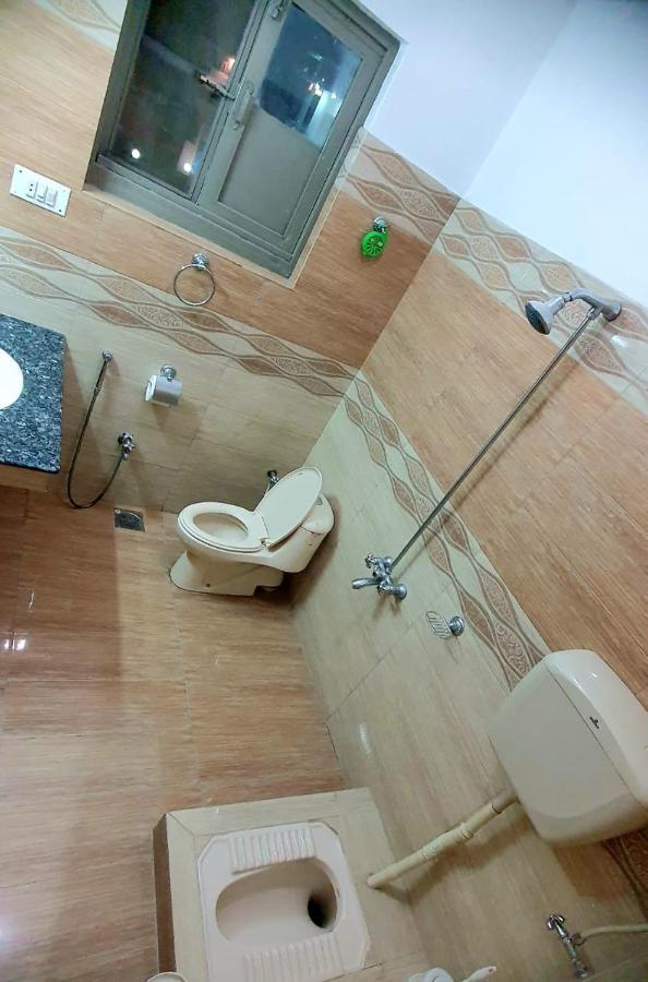 Royal Hotel นารัน ภายนอก รูปภาพ